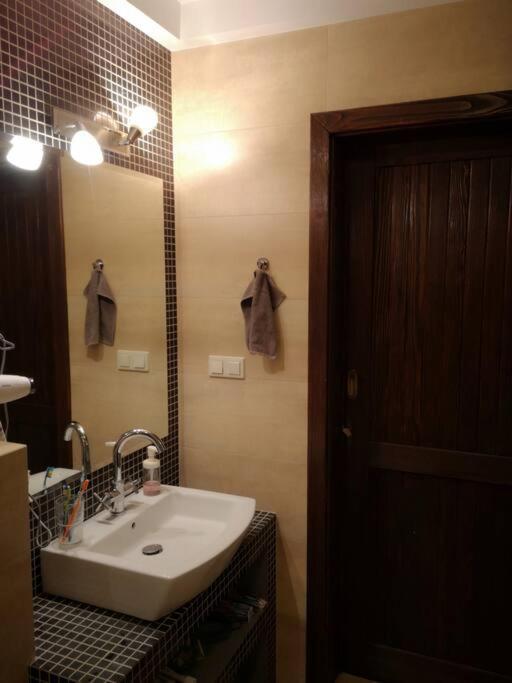 Ferienwohnung Shalom Corner *Parking For Free* Krakau Exterior foto